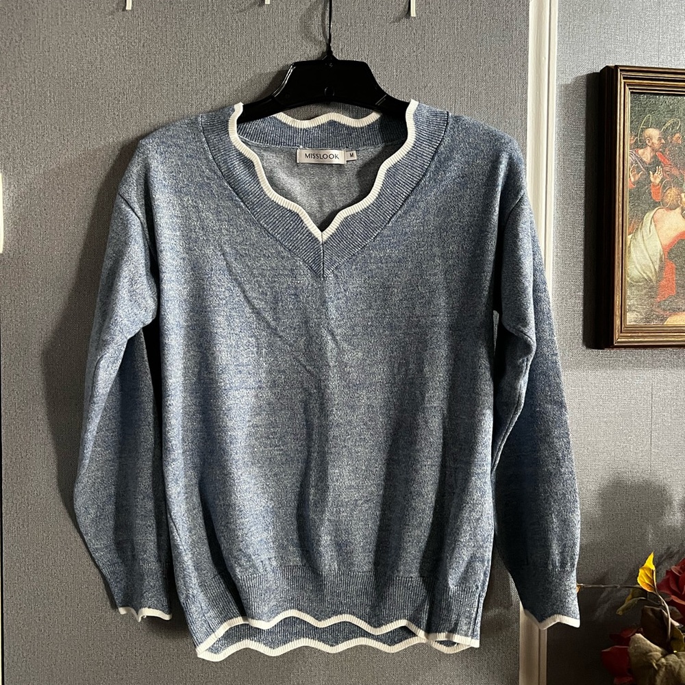 Miss look V-Neck Top - Like New